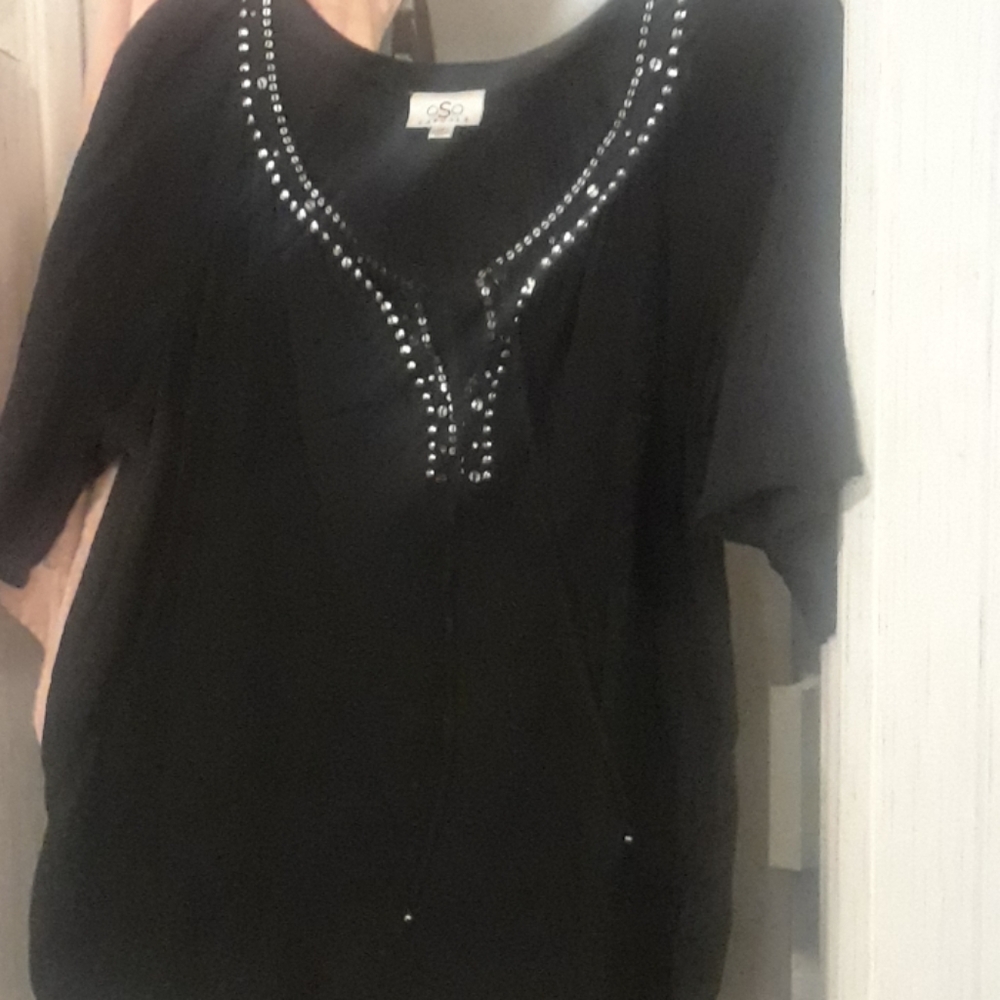 Womens peasant top bkacknwith silver trim